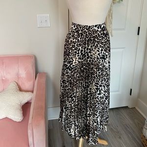 Do + Be cheetah print pleated maxi skirt